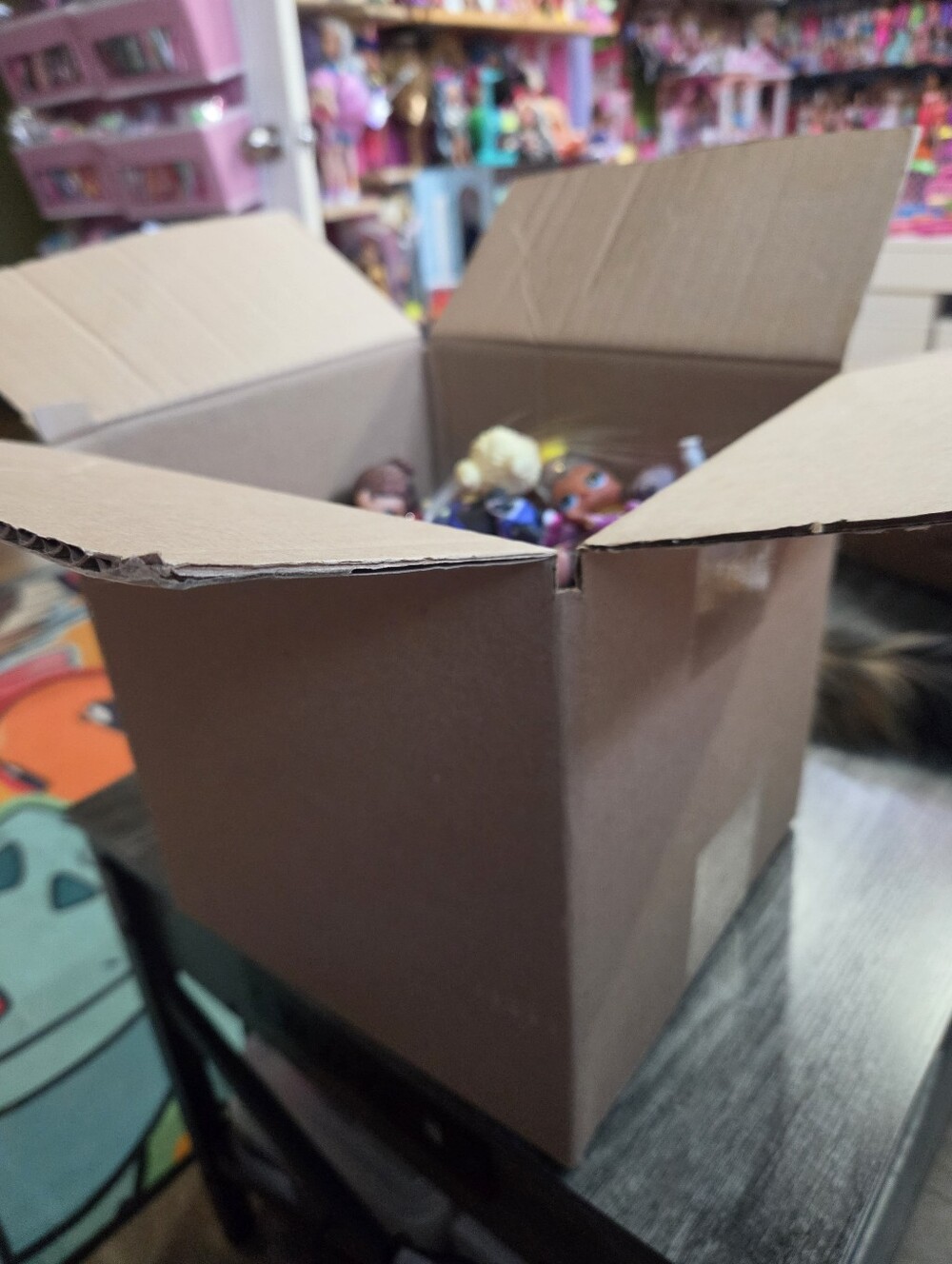 Massive Box Of L.O.L Dolls - Picture 2 of 9